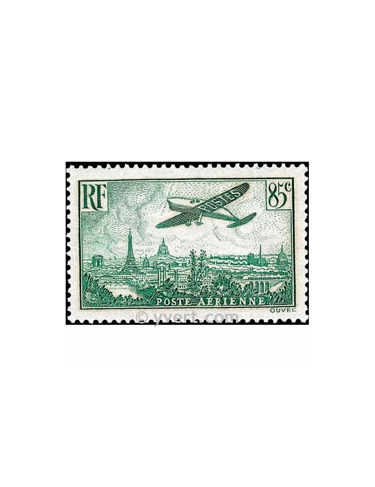n° 8 - Timbre France Poste aérienne