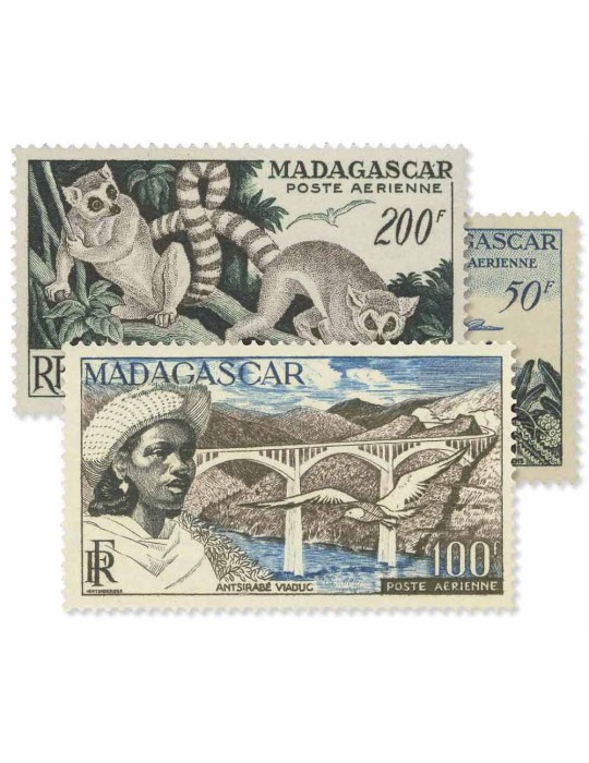 n° 75/77** - Timbre MADAGASCAR Poste Aerienne
